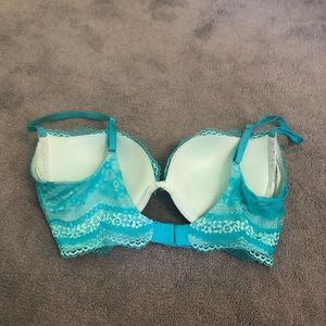 Victoria's Secret Intimates & Sleepwear - Victoria’s Secret push-up Plunge Bra Victoria's Secret Intimates & Sleepwear - Victoria’s Secret push-up Plunge Bra